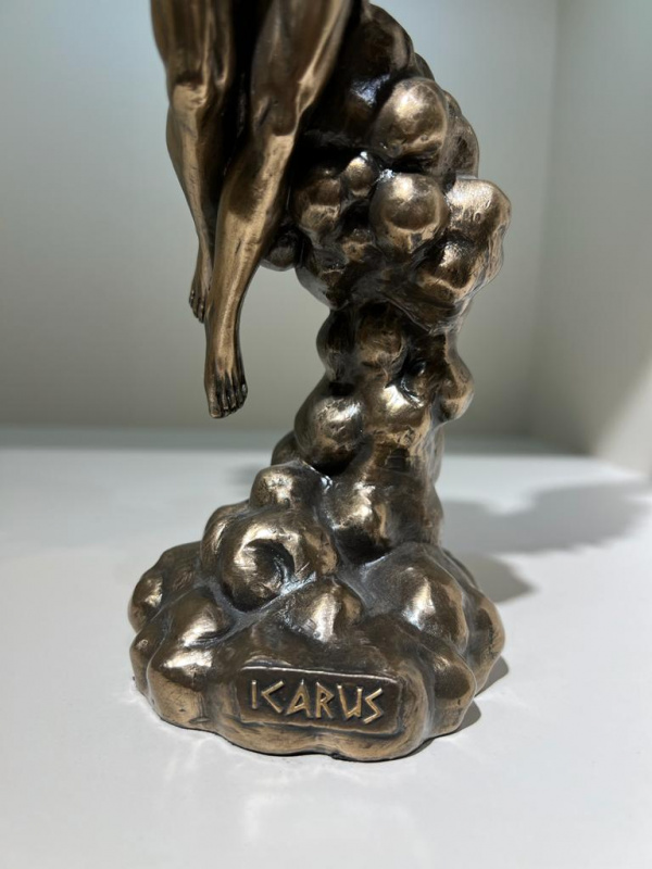 Статуэтка "Икар"
